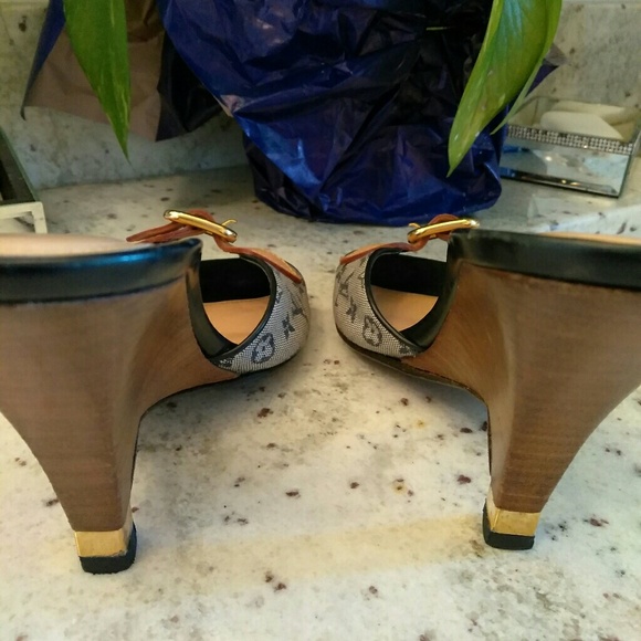 *** SOLD*** Louis Vuitton Mini Monogram Sandals - Picture 5 of 7